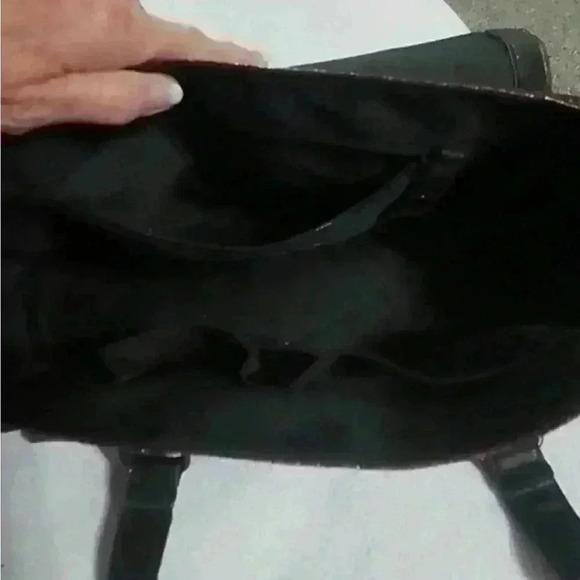 EUC BCBGeneration RED & BLACK PATENT FAUX SNAKE EMBOSSED SHOULDER/ CROSSBODY BAG - Picture 14 of 16